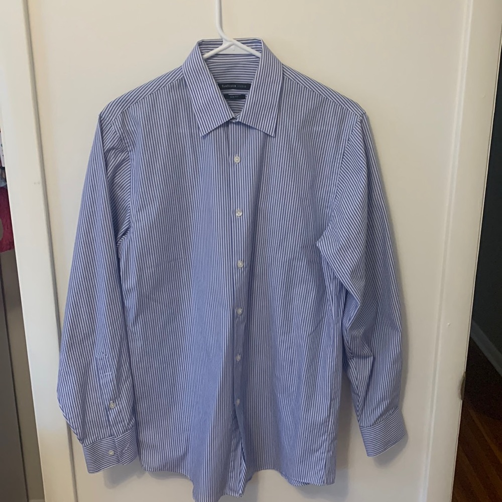 Men’s fitted collared shirt. 14.5, 32/33. Great condition